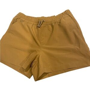 NWT 🥧🥧CARMEL COLORED MENS SHORTS